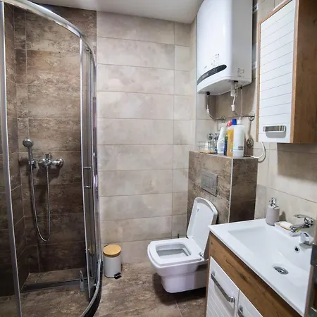 Pino Dorato شقة *